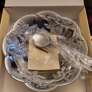 Lenox Orchard in Bloom Stainless Steel 15” Salad Bowl.